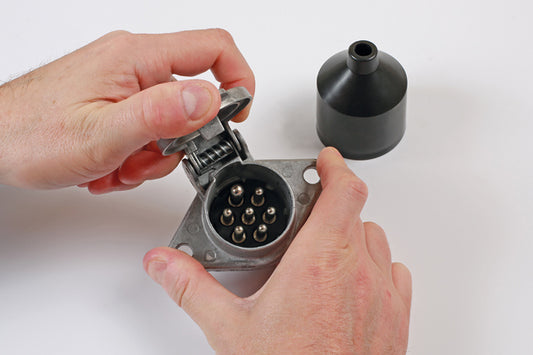 7 Pin 24 Volt Metal Socket 1pc